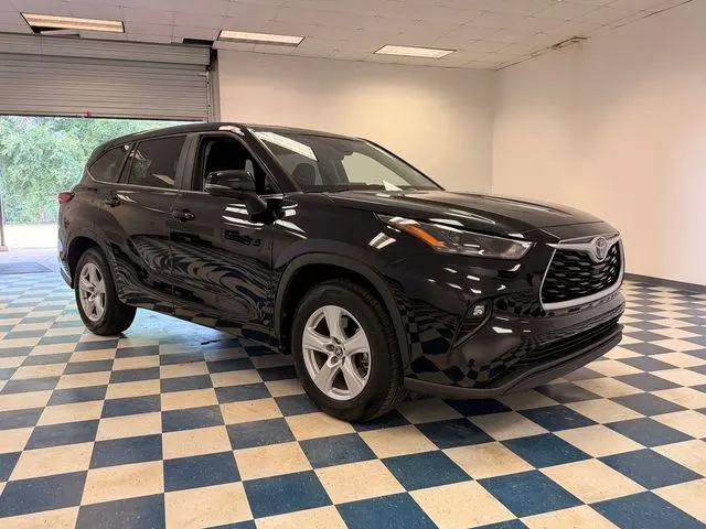 2023 Toyota Highlander LE for sale in Warner Robins, GA