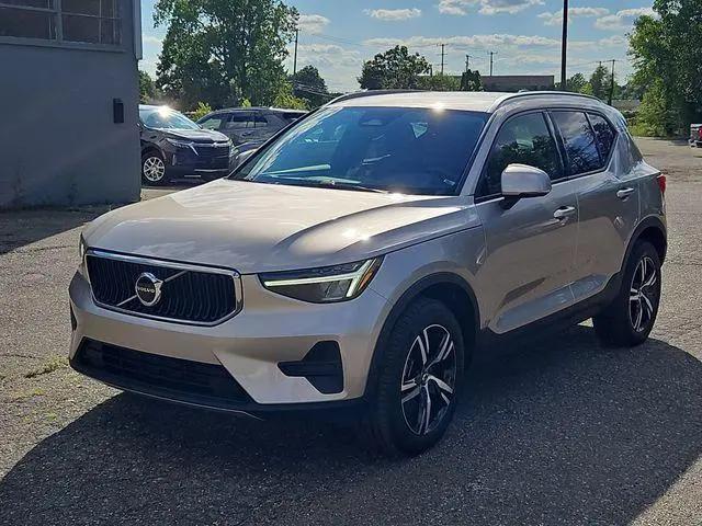 2023 Volvo XC40 B5 Core for sale in Livonia, MI