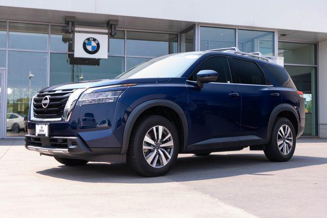 2023 Nissan Pathfinder SL FWD for sale in Milwaukee, WI