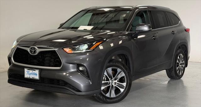 2021 Toyota Highlander XLE for sale in AURORA, IL