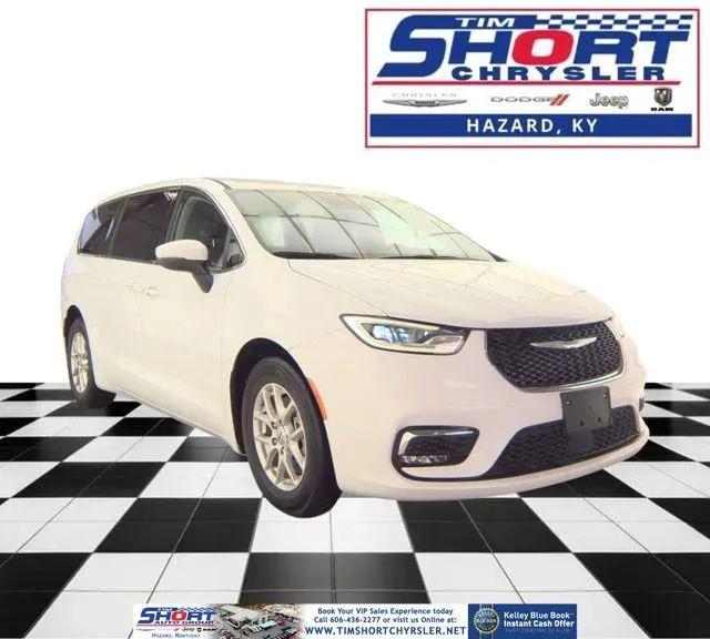 2023 Chrysler Pacifica Touring L for sale in Hazard, KY