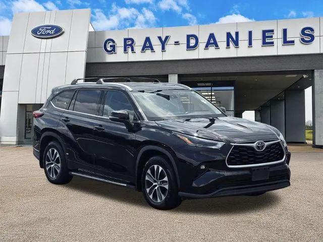 2022 Toyota Highlander XLE for sale in Brandon, MS