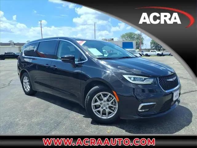 2024 Chrysler Pacifica Touring L for sale in Columbus, IN
