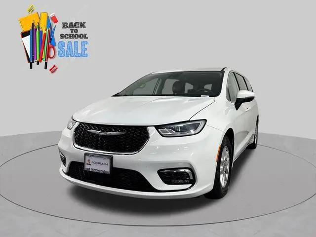 2023 Chrysler Pacifica Touring L for sale in Schaumburg, IL