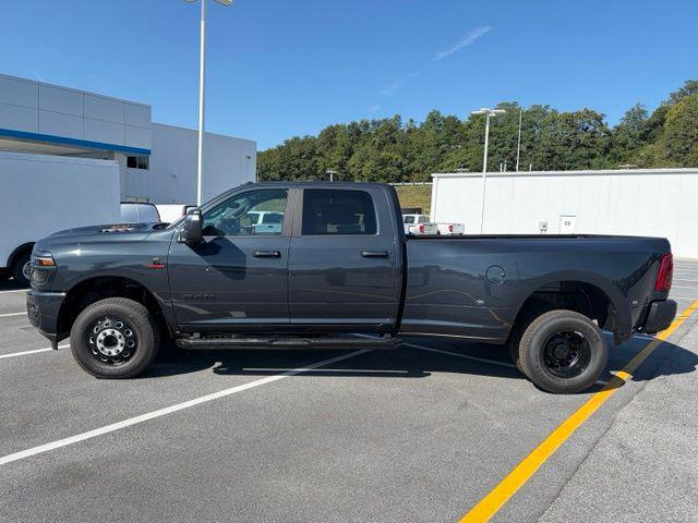 2027 RAM Ram 3500 RAM 3500 LARAMIE CREW CAB 4X4 8 BOX 2027 RAM Ram 3500 RAM 3500 LARAMIE CREW CAB 4X4 8 BOX