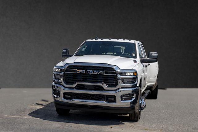 2026 RAM Ram 3500 RAM 3500 TRADESMAN CREW CAB 4X4 8 BOX