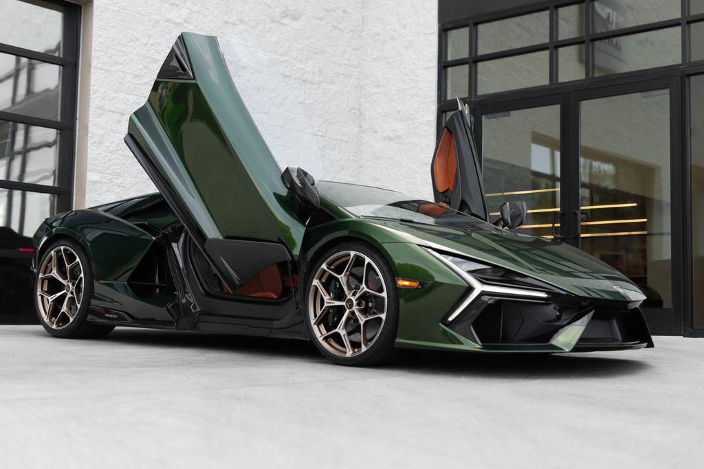 /2026 Lamborghini Revuelto