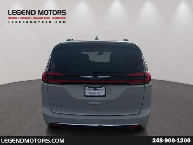 2021 Chrysler Pacifica Touring L