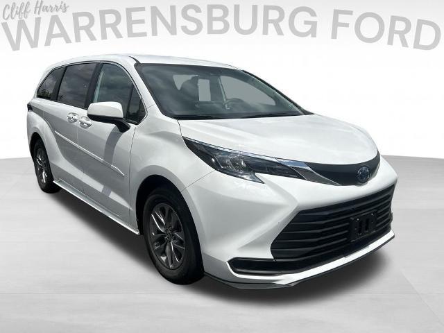 2025 Toyota Sienna LE for sale in Warrensburg, MO