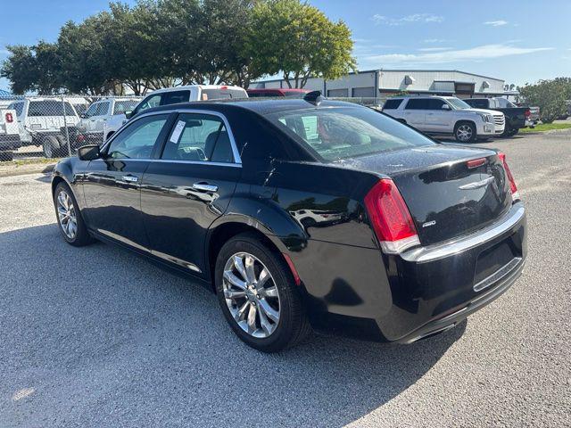 2017 Chrysler 300 AWD