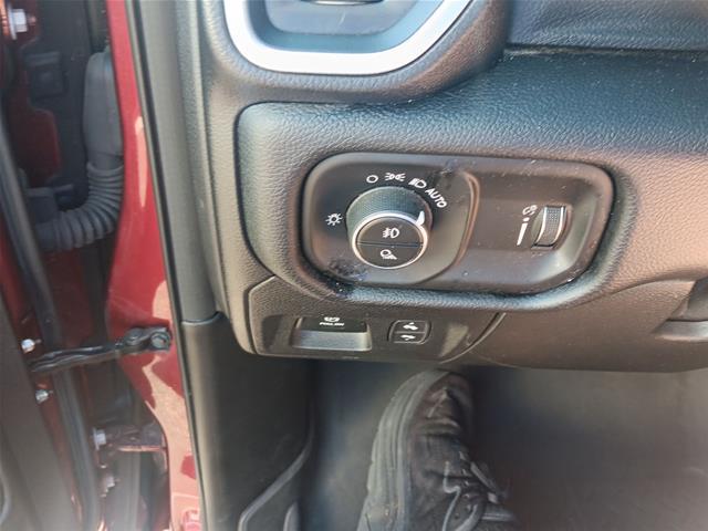 2020 Ram 1500 Big Horn Crew Cab 4x4 5'7" Box