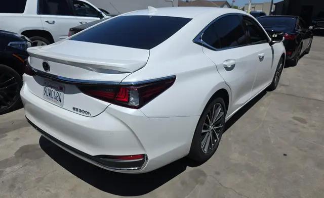 2025 Lexus ES 300h ES 300h
