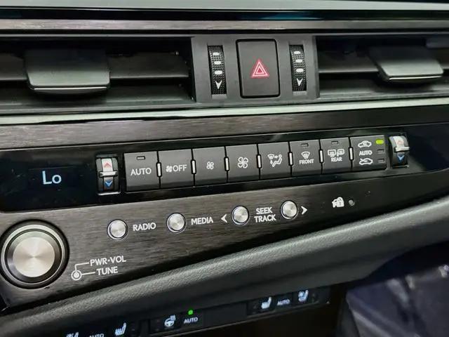 2025 Lexus ES 300h ES 300h