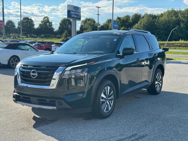 2025 Nissan Pathfinder SL FWD