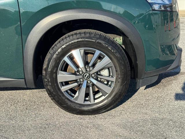 2025 Nissan Pathfinder SL FWD