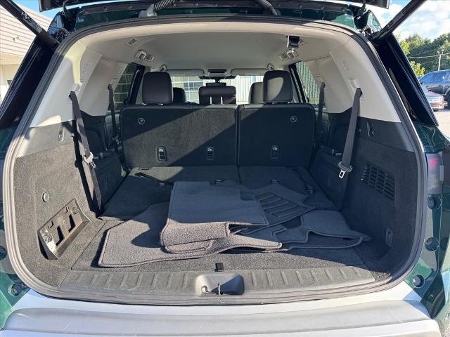 2025 Nissan Pathfinder SL FWD