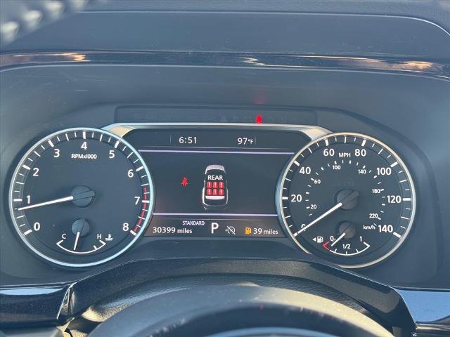2025 Nissan Pathfinder SL FWD