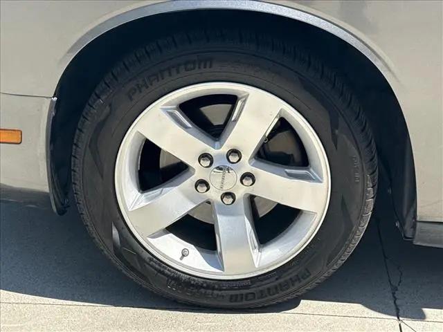 2011 Dodge Challenger Base