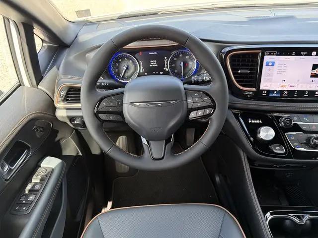 2027 Chrysler Pacifica Pinnacle