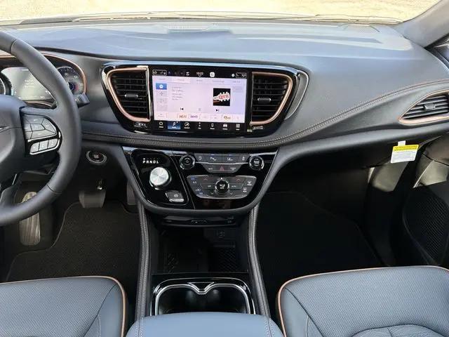2027 Chrysler Pacifica Pinnacle