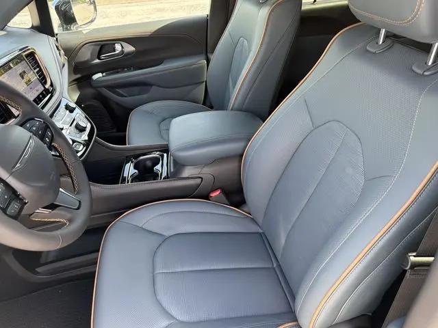 2027 Chrysler Pacifica Pinnacle