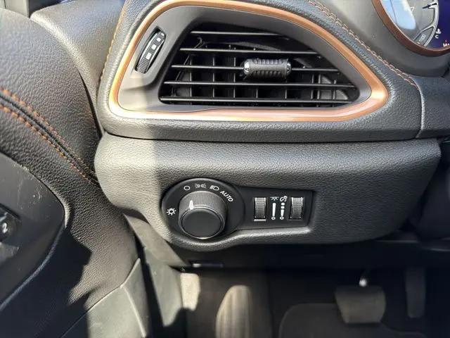 2027 Chrysler Pacifica Pinnacle