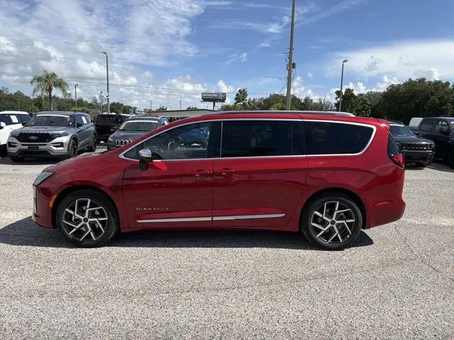 2027 Chrysler Pacifica Pinnacle