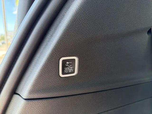 2027 Chrysler Pacifica Pinnacle
