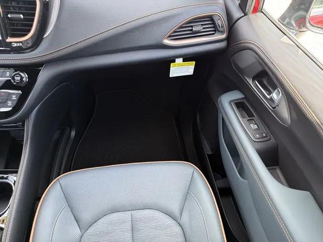 2027 Chrysler Pacifica Pinnacle