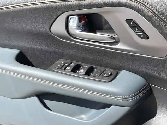2027 Chrysler Pacifica Pinnacle
