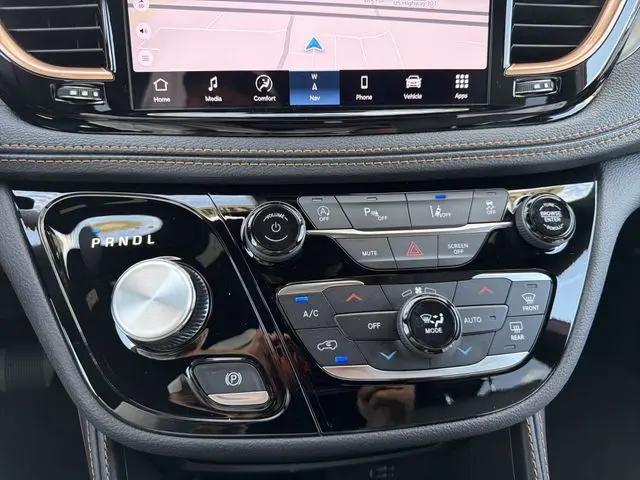 2027 Chrysler Pacifica Pinnacle
