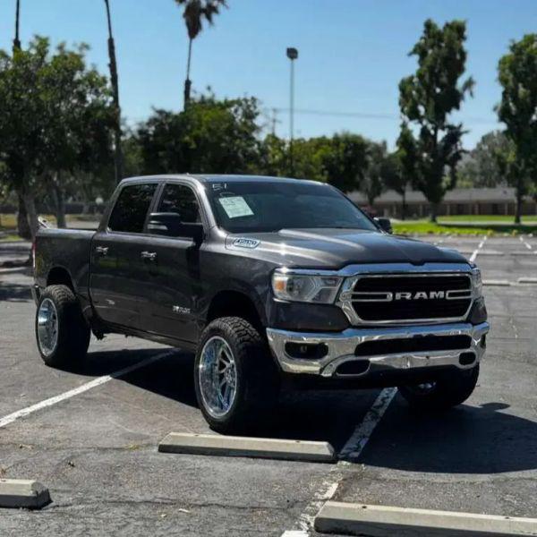 2019 Ram 1500 Big Horn/Lone Star Crew Cab 4x4 5'7" Box for sale in Riverside, CA