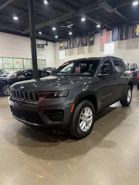 2025 Jeep Grand Cherokee Laredo X 4x4 for sale in Sterling Heights, MI
