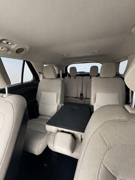 2020 Ford Explorer Base