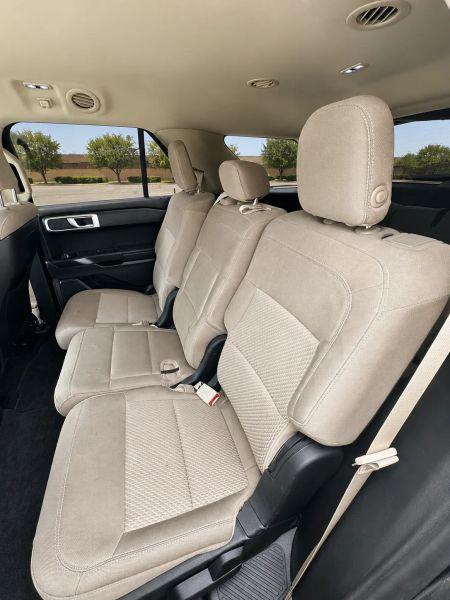 2020 Ford Explorer Base