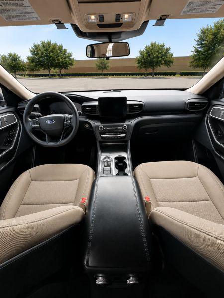 2020 Ford Explorer Base