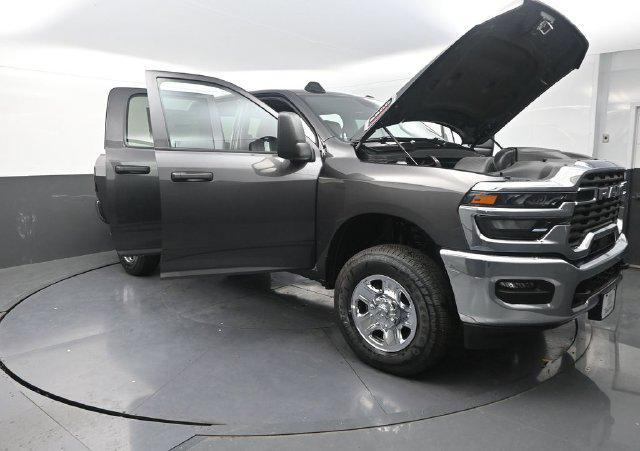 2026 Ram 2500 Tradesman Crew Cab 4x4 64 Box