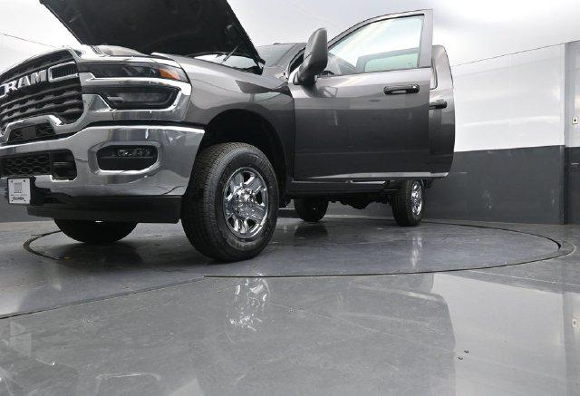 2026 Ram 2500 Tradesman Crew Cab 4x4 64 Box