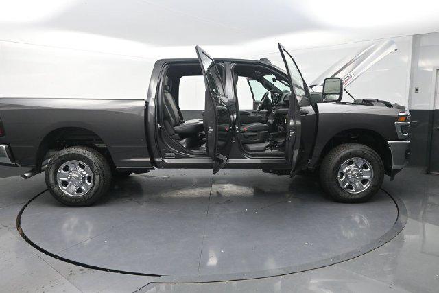 2026 Ram 2500 Tradesman Crew Cab 4x4 64 Box