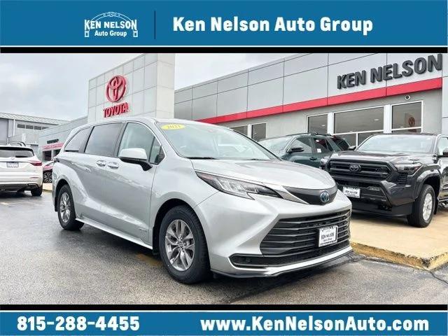2021 Toyota Sienna LE for sale in Dixon, IL