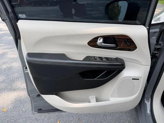 2022 Chrysler Pacifica Limited AWD