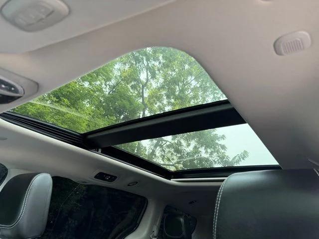 2022 Chrysler Pacifica Limited AWD