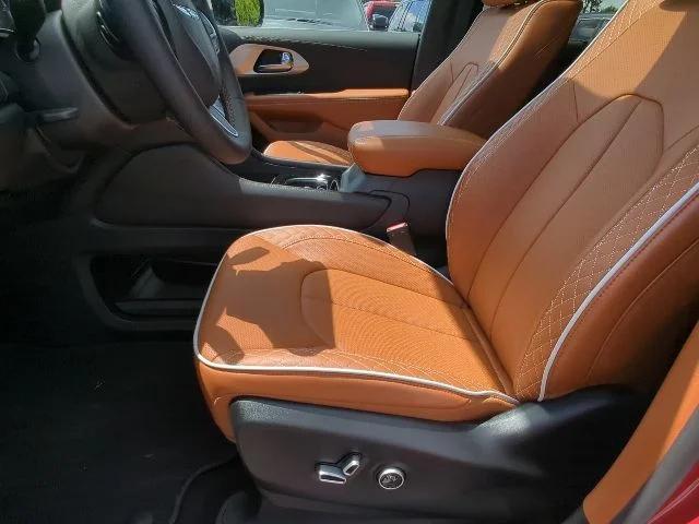 2026 Chrysler Pacifica Pinnacle AWD