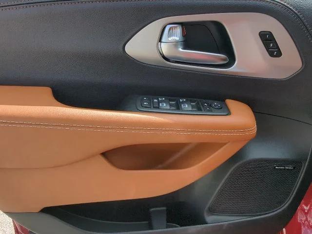 2026 Chrysler Pacifica Pinnacle AWD