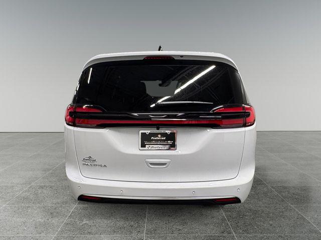 2027 Chrysler Pacifica Pinnacle