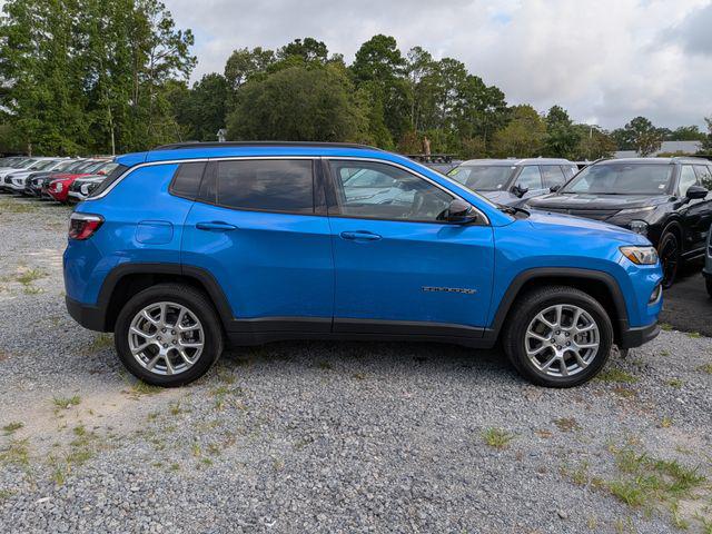 2024 Jeep Compass Latitude Lux FWD