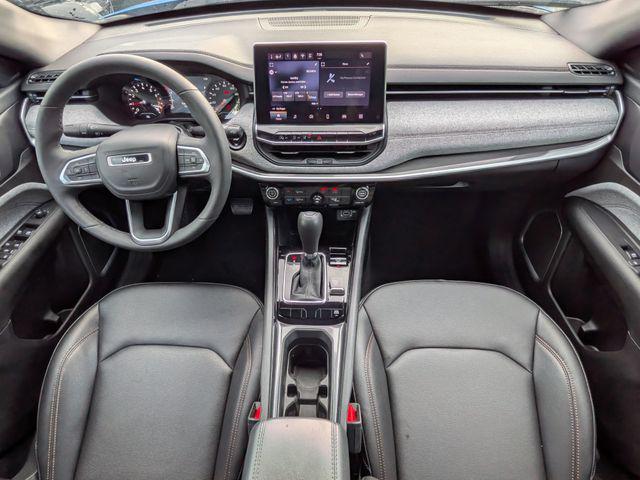 2024 Jeep Compass Latitude Lux FWD