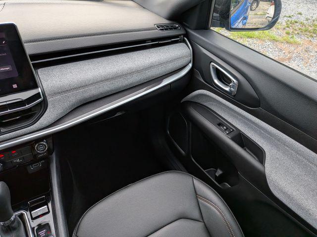 2024 Jeep Compass Latitude Lux FWD