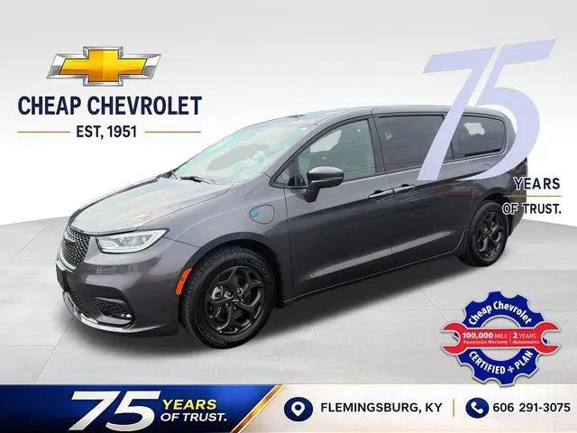 2022 Chrysler Pacifica Hybrid Touring L for sale in Flemingsburg, KY
