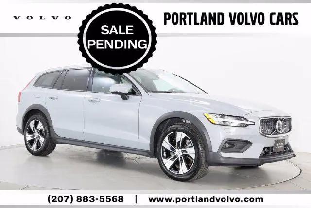 2025 Volvo V60 Cross Country Plus, B5 AWD Gas mild hybrid for sale in Scarborough, ME